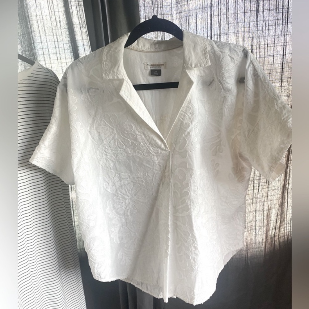 New Anthropologie Pilcro White Textured Jacquard Floral Embroidered Button Top S